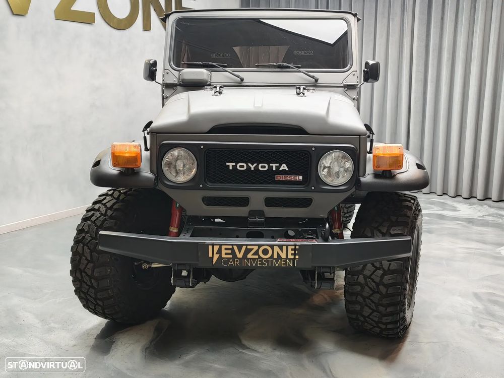 Toyota Land Cruiser - 3