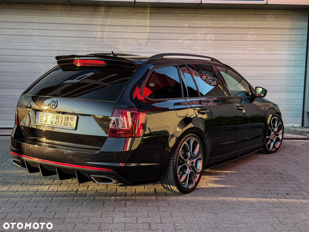 Skoda Octavia 2.0 TDI DSG RS - 8