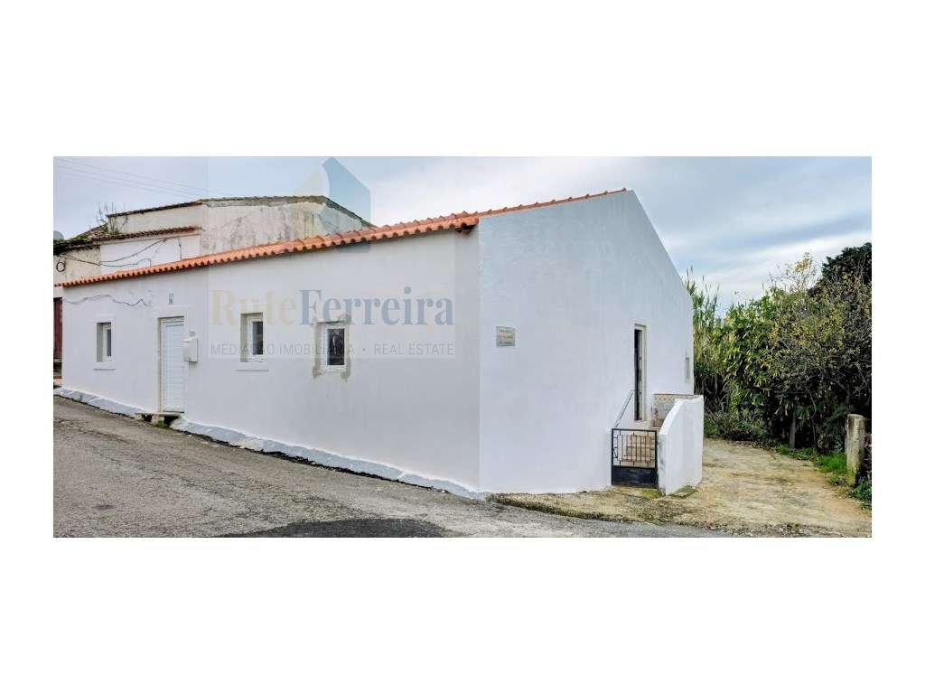 Moradia Térrea T3 e Logradouro , Vilar - Cadaval - Grande imagem: 2/19