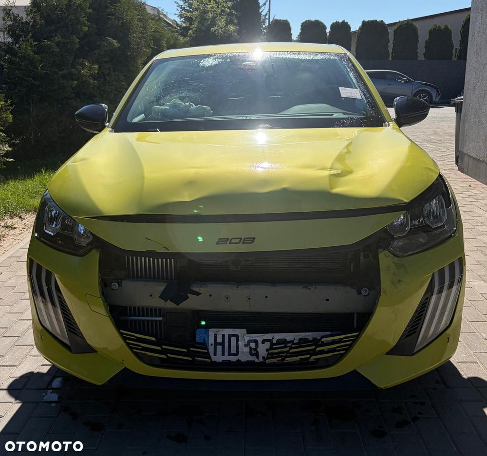 Peugeot 208 - 1