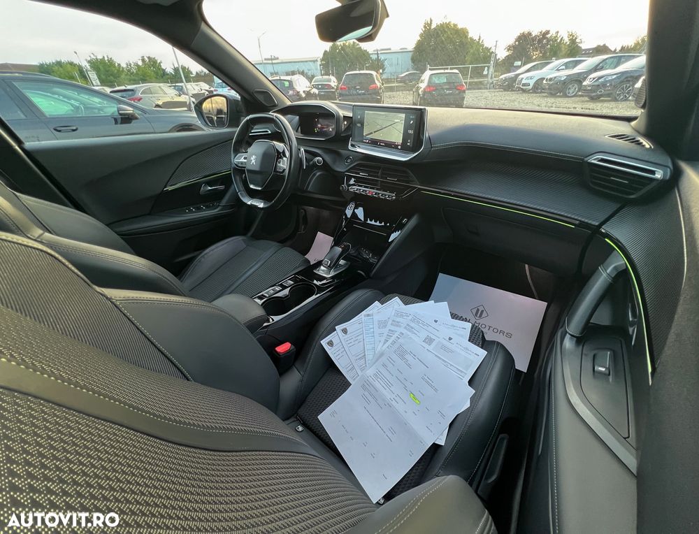 Peugeot 2008 PureTech 130 EAT8 GT Exclusive - 8
