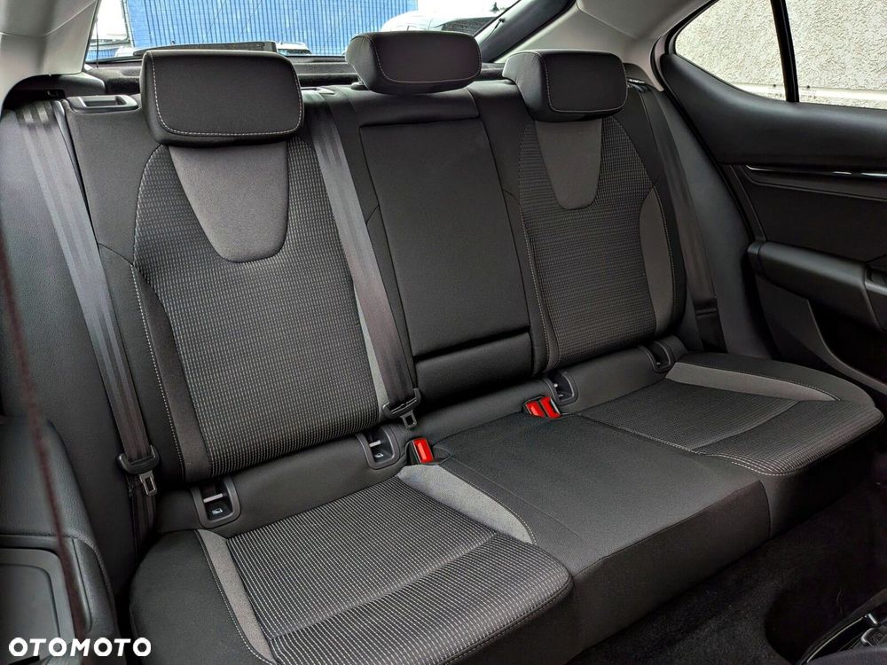 Skoda Octavia 1.5 TSI mHEV Selection DSG - 13