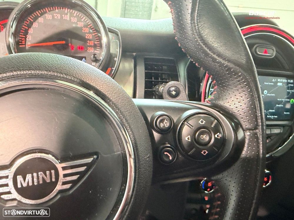 MINI 5 Portas Cooper SD Auto - 23