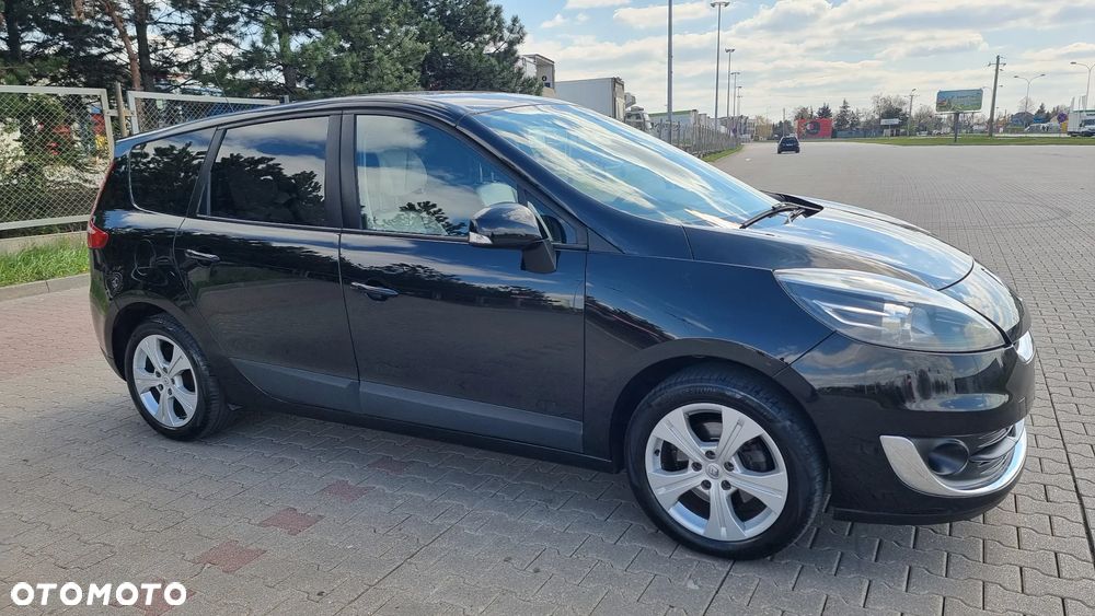 Renault Grand Scenic - 21