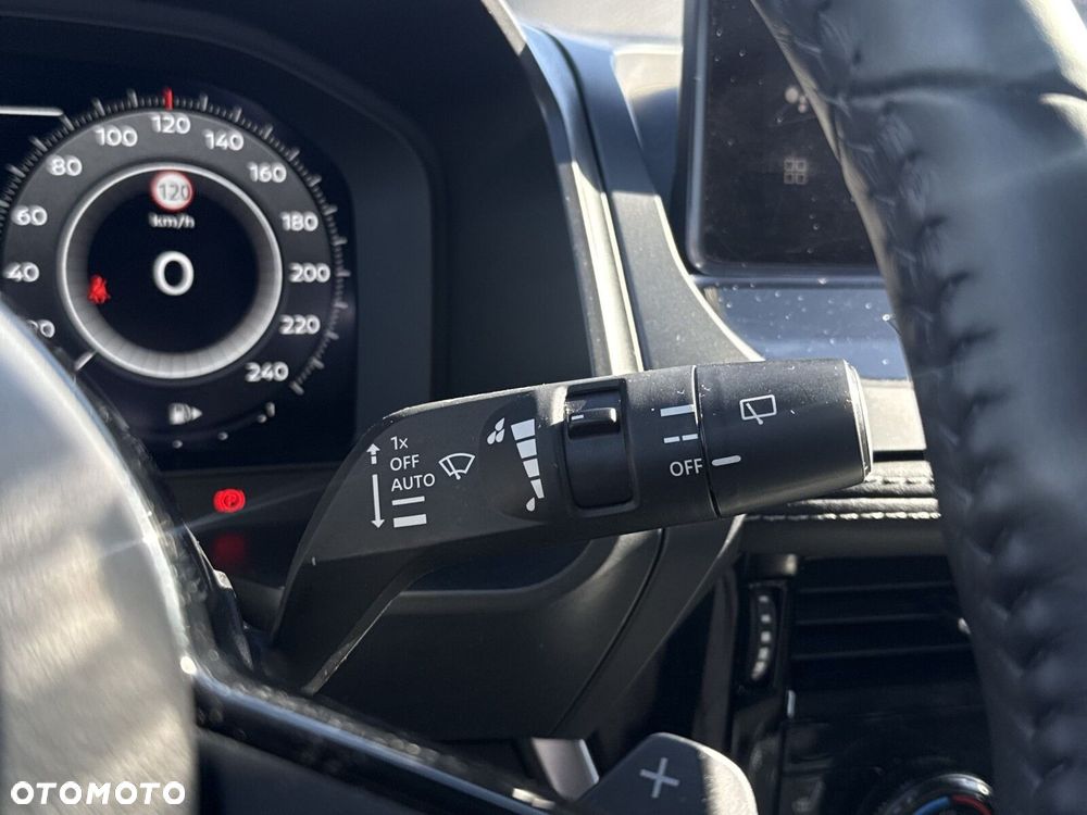 Nissan Qashqai 1.3 DIG-T mHEV N-Connecta Xtronic - 25