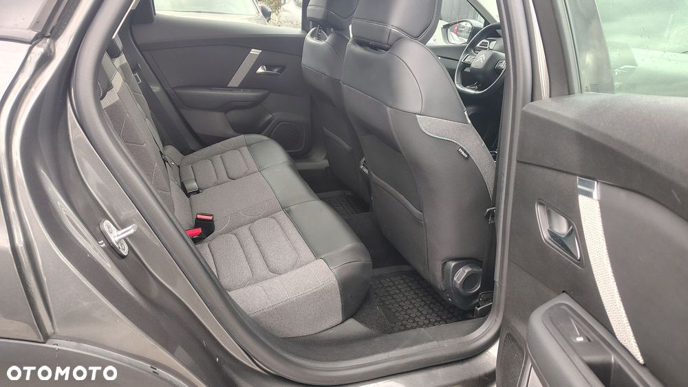 Citroën C4 1.2 PureTech Feel Pack S&S - 10