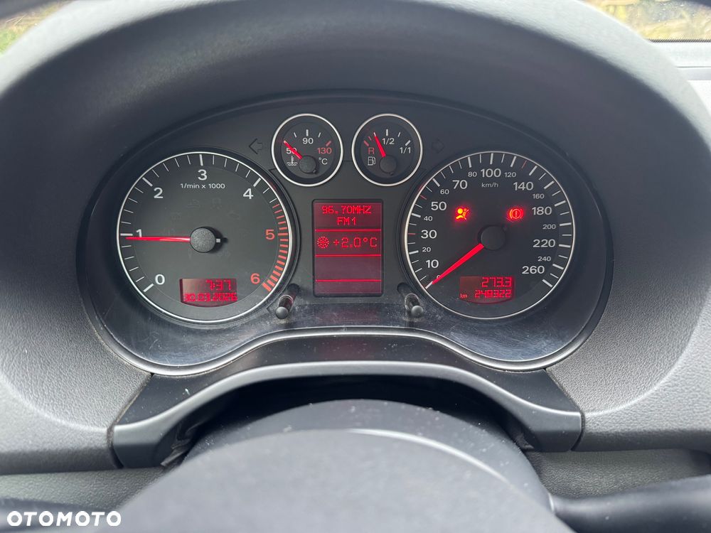Audi A3 3-drzwiowe 1.9 TDI DPF Ambition - 4