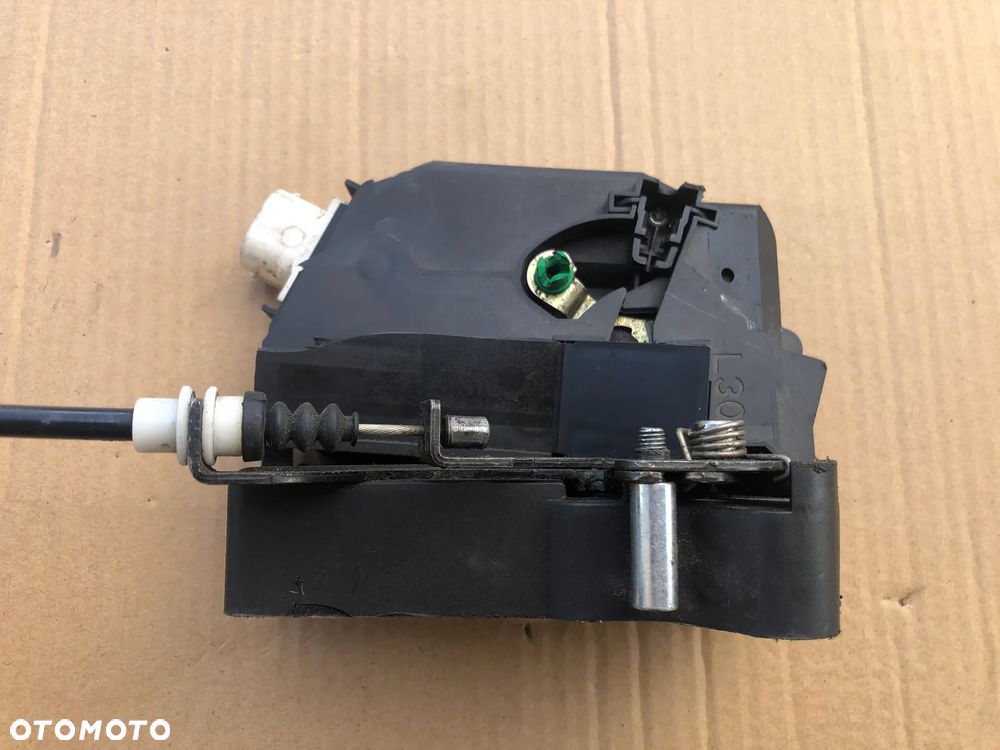 Zamek tylny lewy CWC000111 RANGE ROVER L322 LM - 1