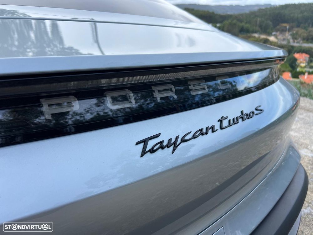 Porsche Taycan Turbo S - 6