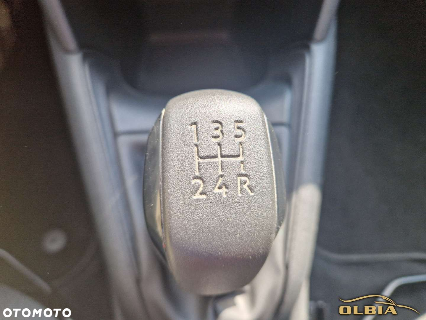 Peugeot 208 - 24