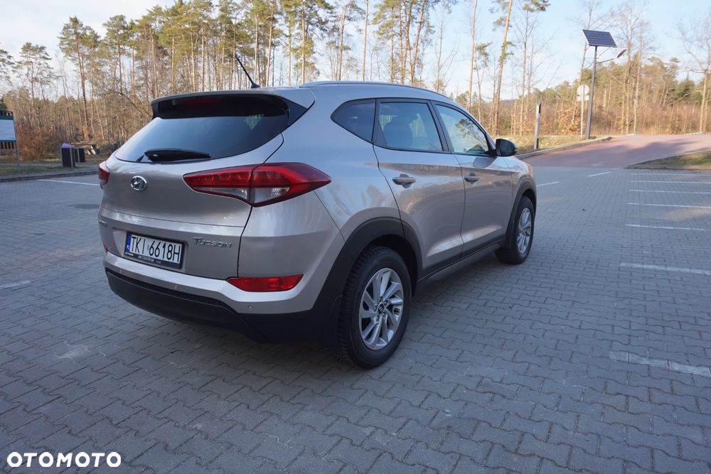 Hyundai Tucson 1.7 CRDI BlueDrive Comfort 2WD - 11
