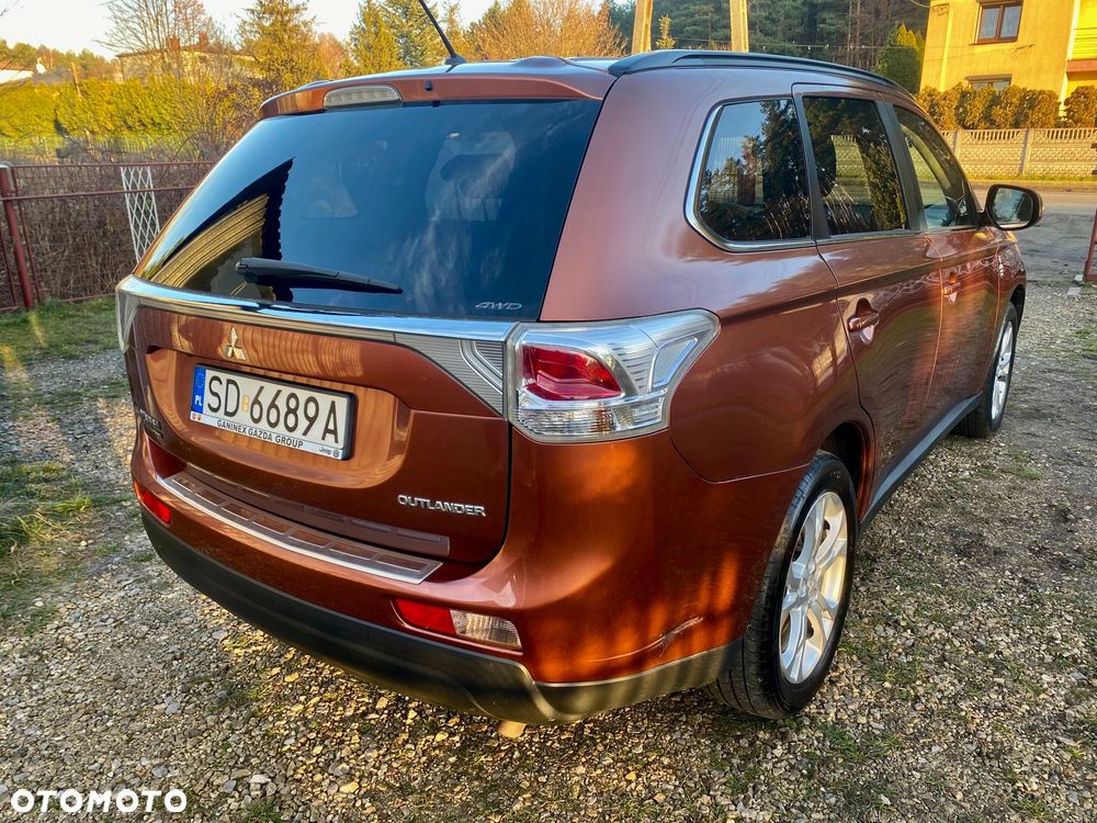 Mitsubishi Outlander 2.2 DID Intense - 3