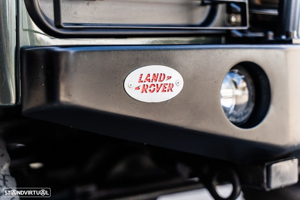Land Rover Defender - 12