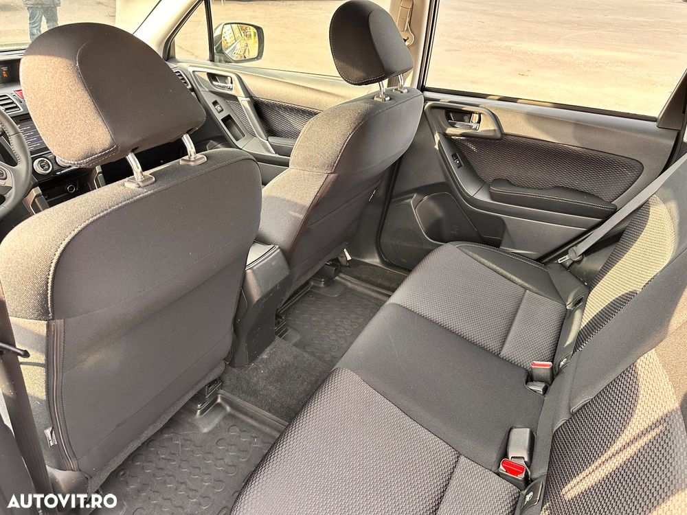Subaru Forester 2.0D CVT Exclusive - 10