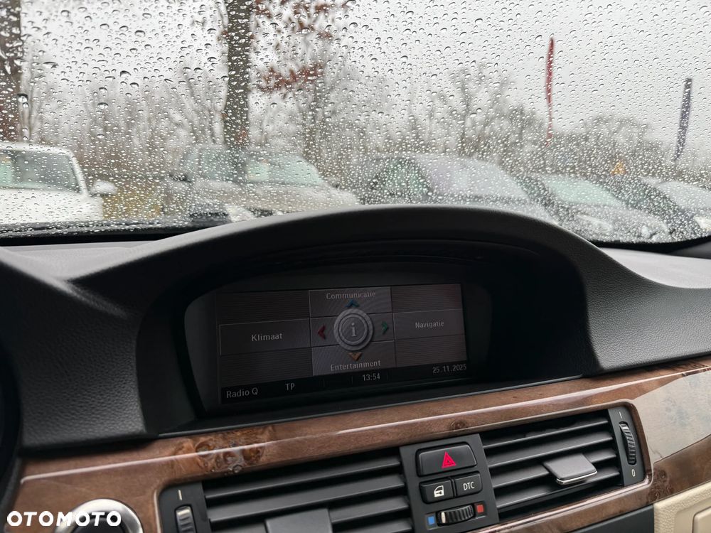 BMW Seria 3 325i Edition Exclusive - 28