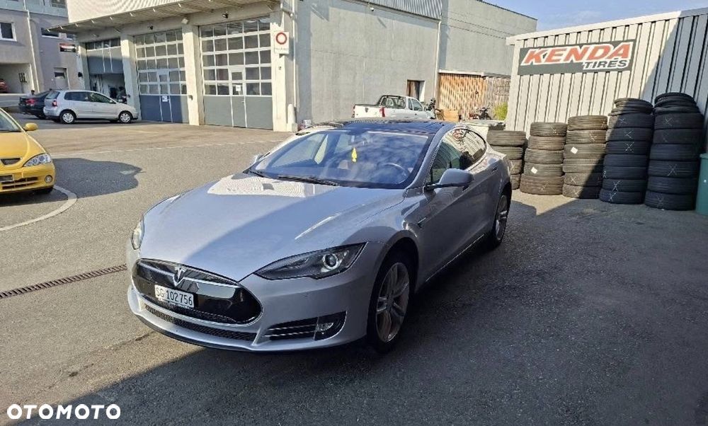 Tesla Model S Performance - 4