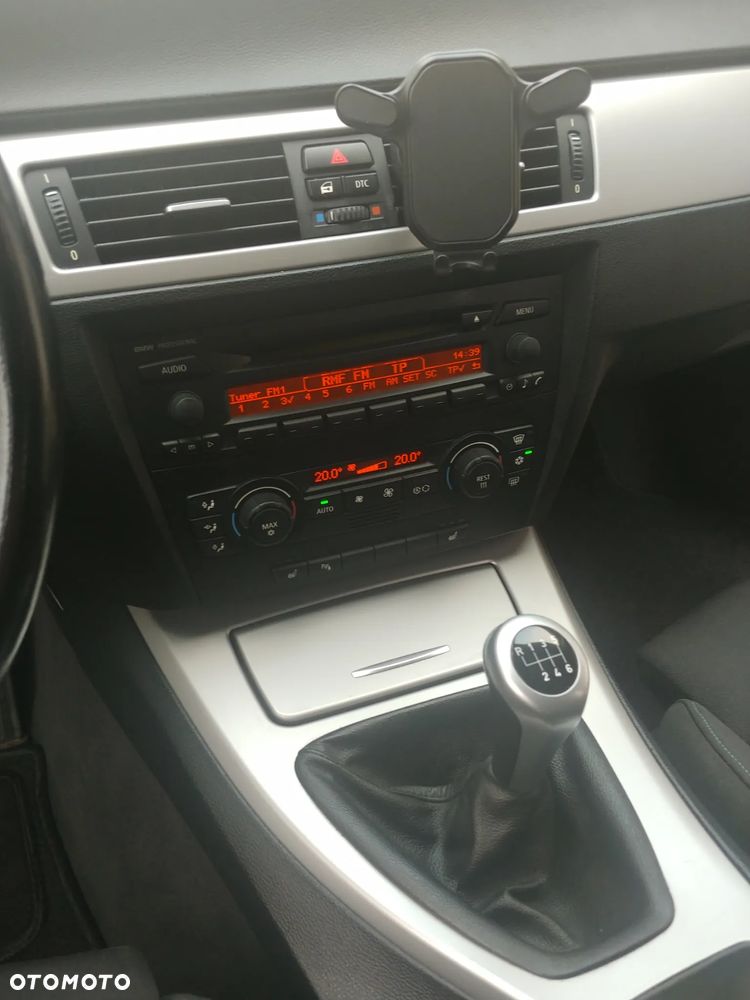BMW Seria 3 318i - 10