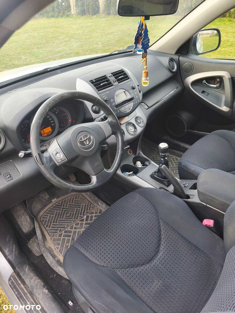 Toyota RAV4 - 5
