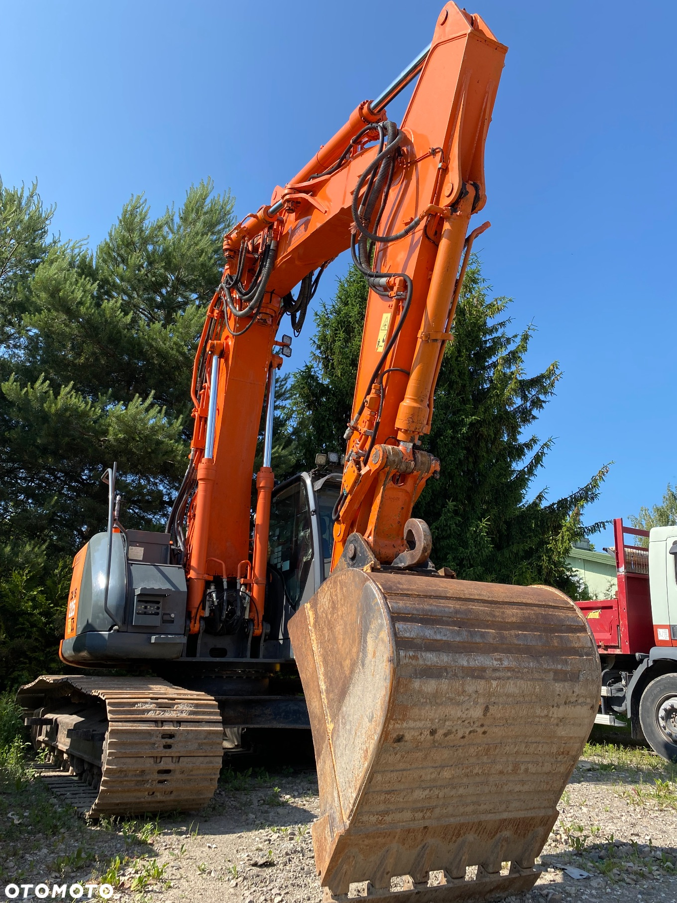 Hitachi ZX225USLC - 6