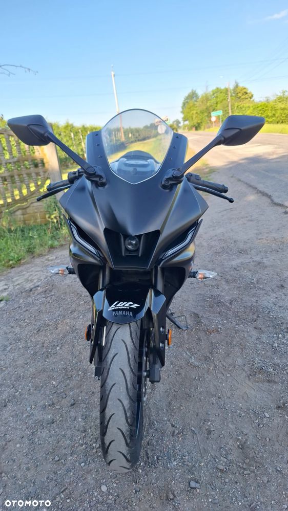 Yamaha YZF - 8