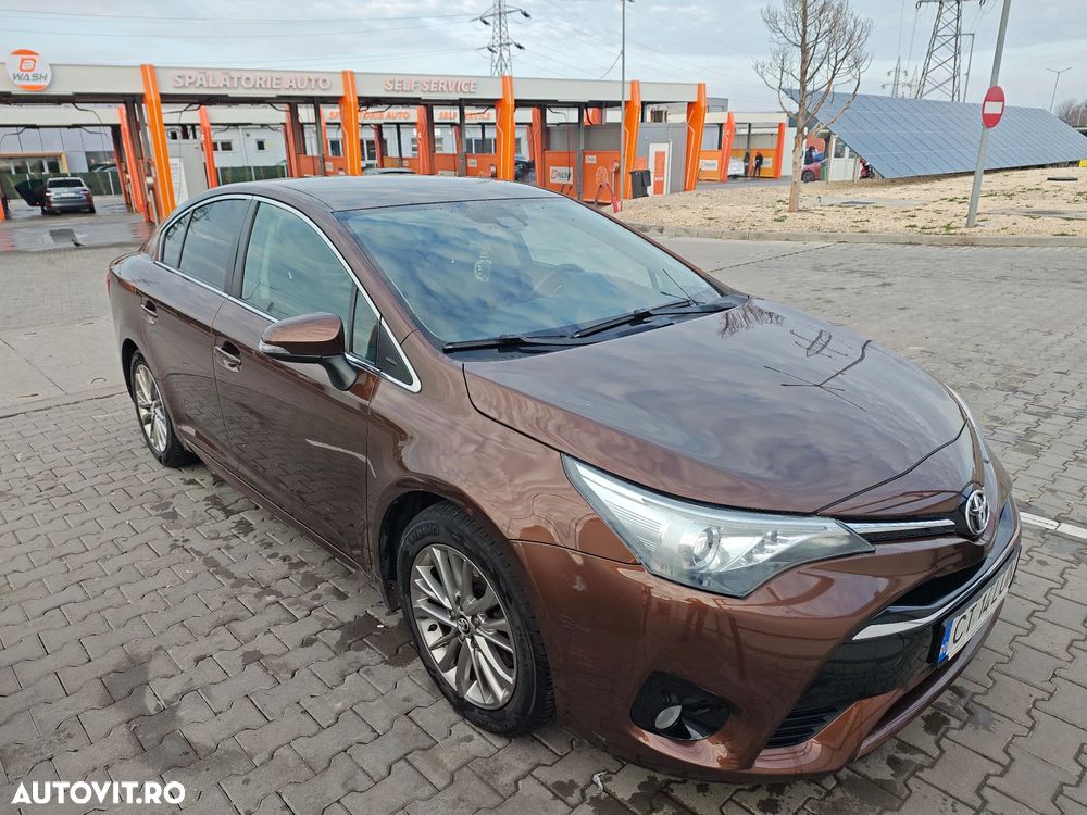 Toyota Avensis 2.0 D-4D Executive Terracotta - 6