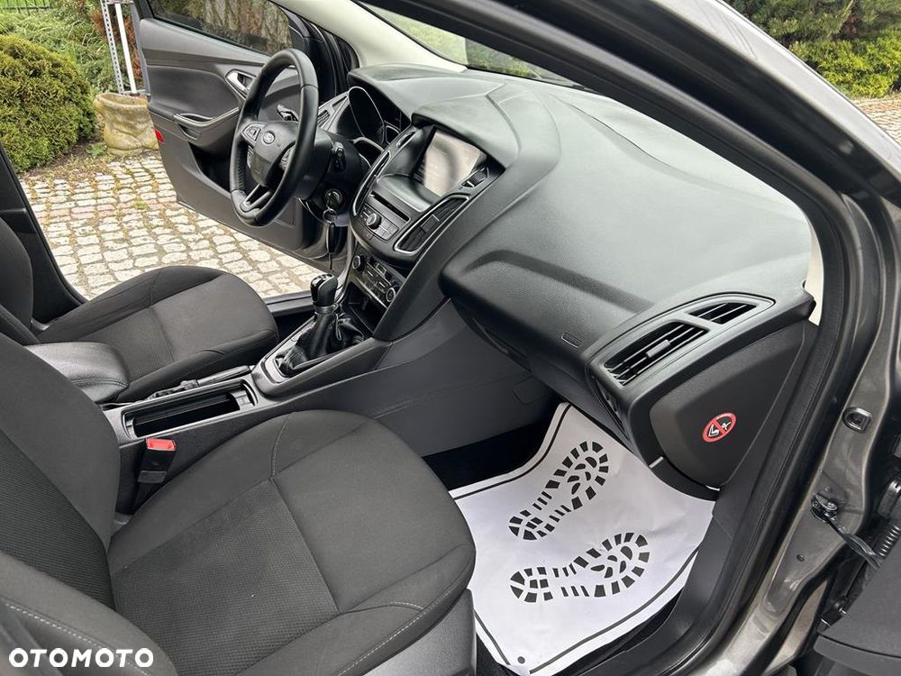 Ford Focus - 36