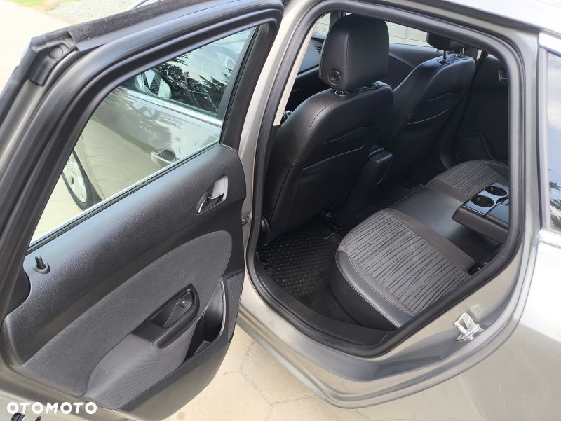 Opel Astra 1.4 T Executive - 13