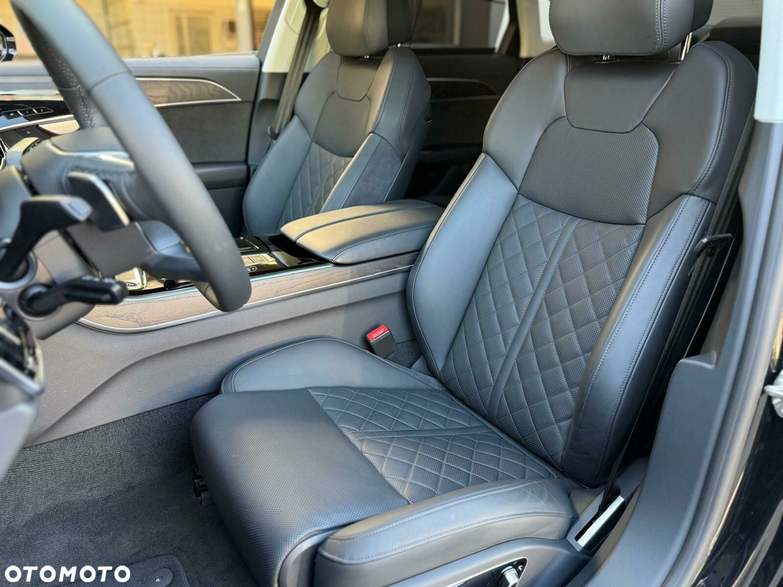 Audi A8 - 12