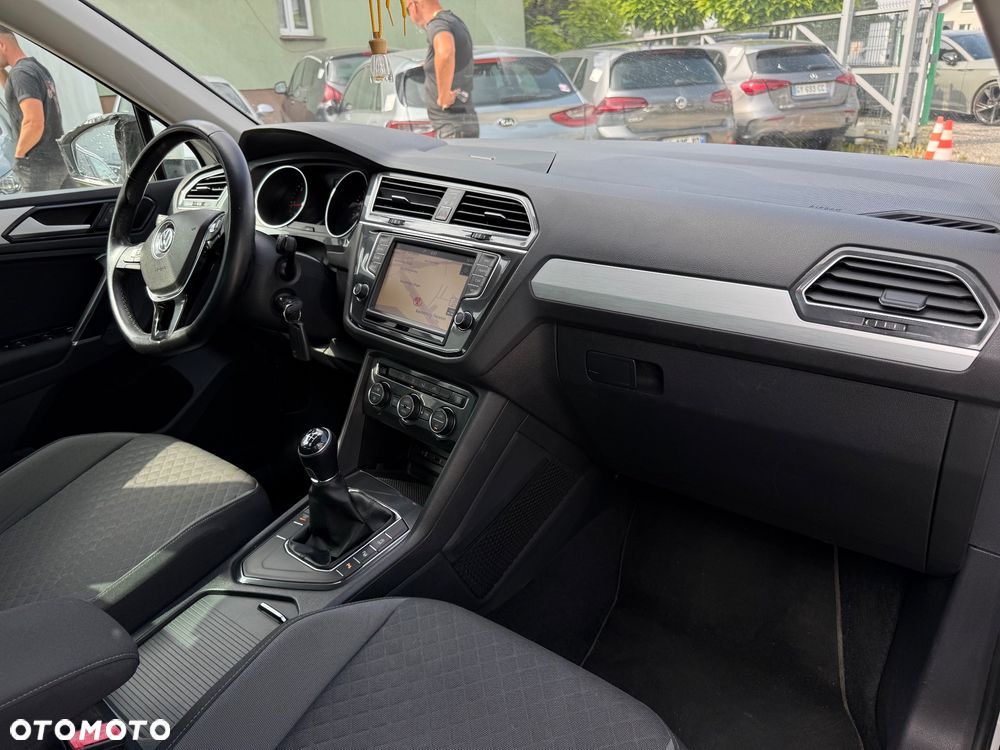 Volkswagen Tiguan - 10