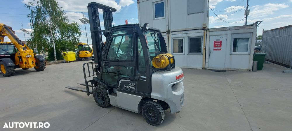 Nissan UD02A25PQ - 5