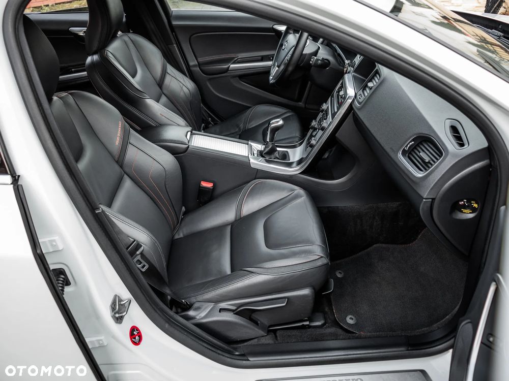 Volvo V60 D2 Ocean Race - 14