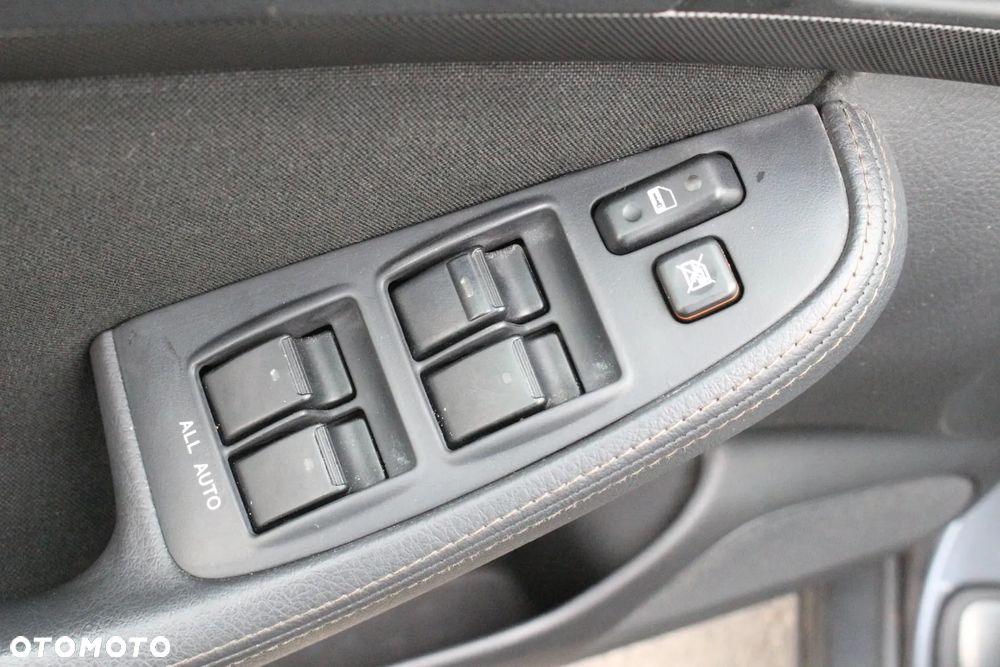 Toyota Avensis 2.0 D-4D Combi - 25
