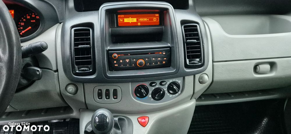 Renault Trafic - 23
