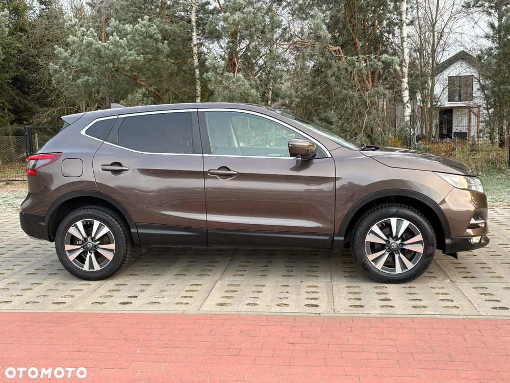 Nissan Qashqai 1.3 DIG-T N-WAY - 16