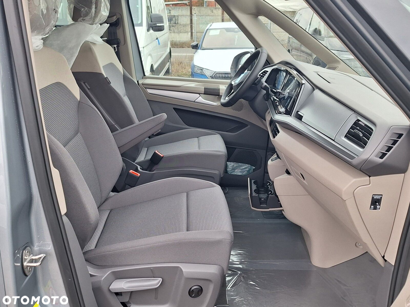 Volkswagen Multivan - 17