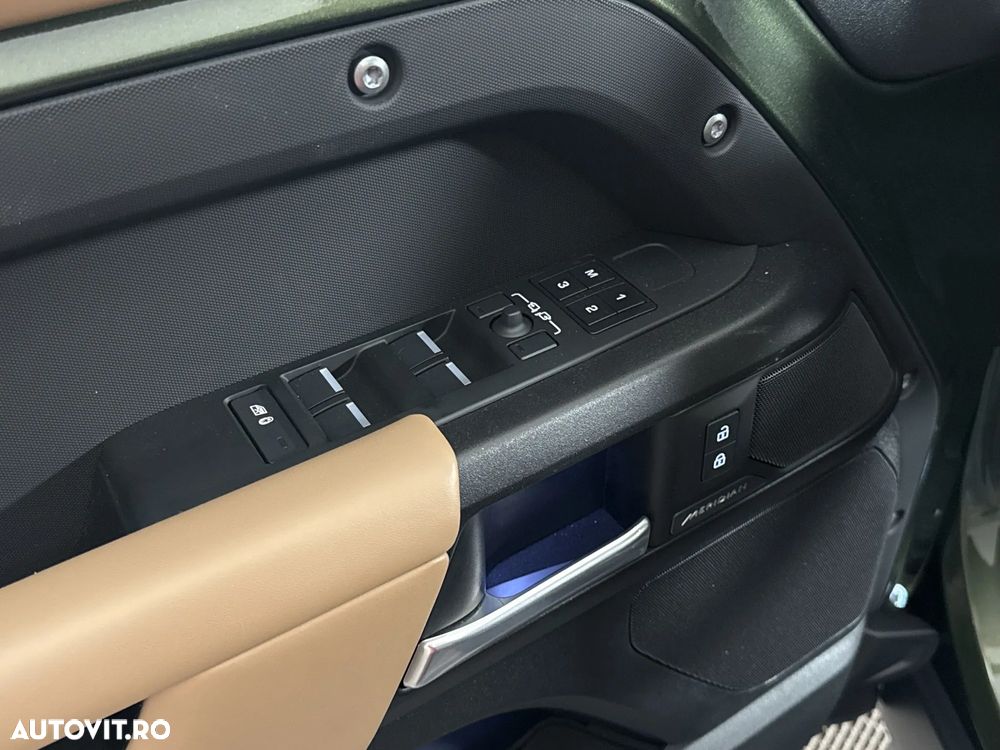 Land Rover Defender - 15