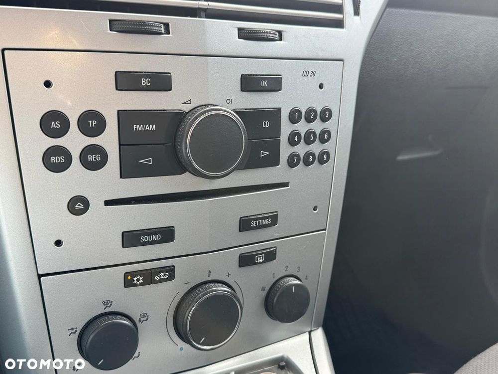 Opel Astra - 16