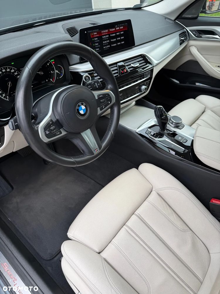 BMW Seria 5 520d Sport Line - 15