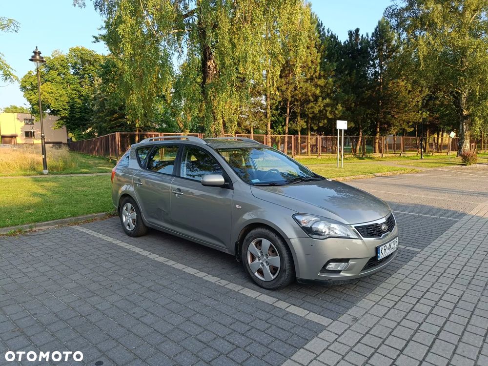 Kia Ceed 1.6 Crdi Comfort + - 7