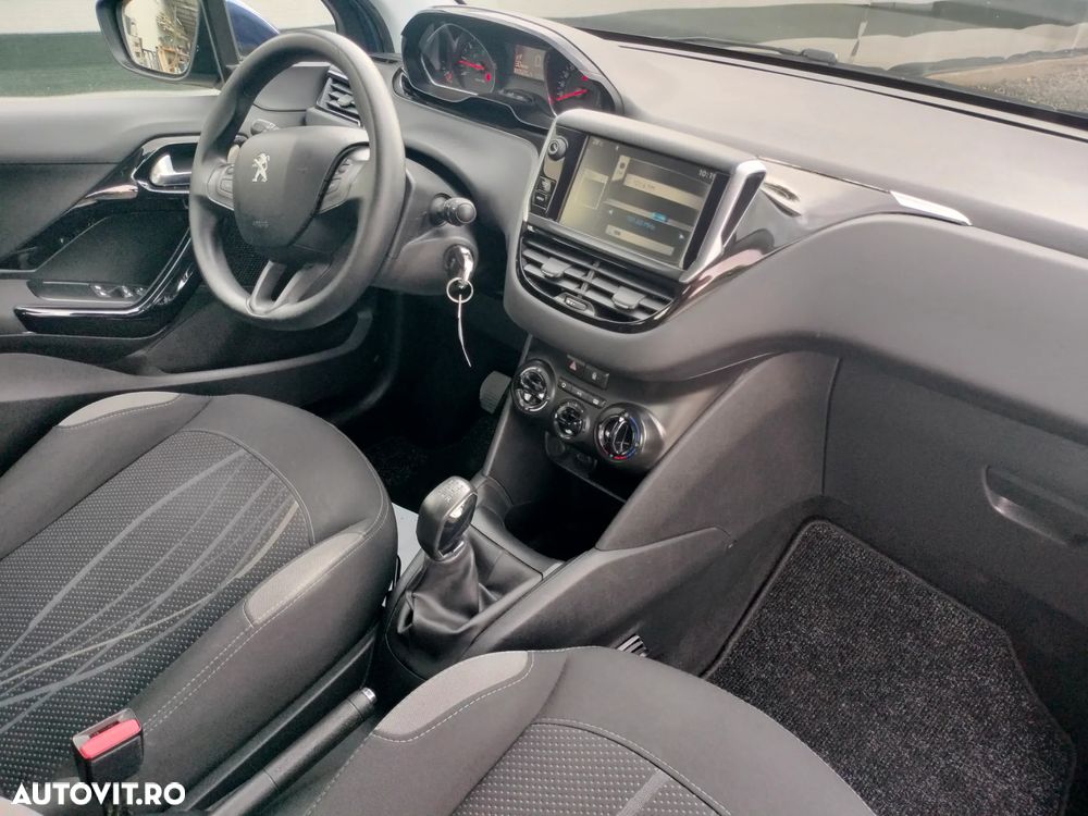 Peugeot 208 1.2 L PureTech Active - 14