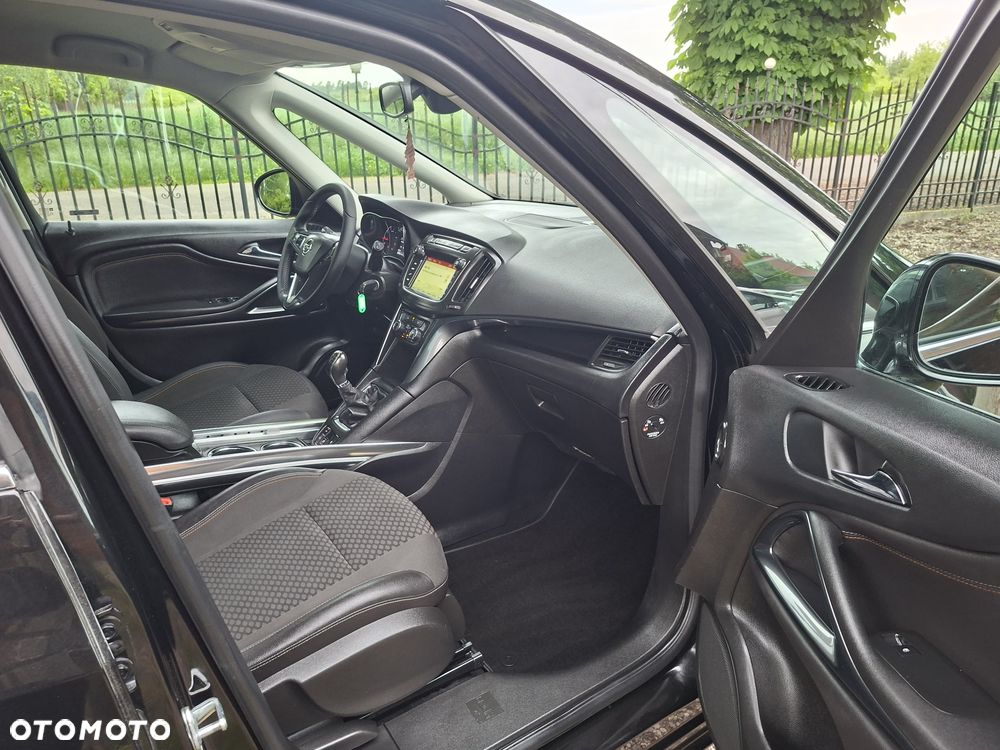 Opel Zafira 1.4 Turbo Business Edition - 17