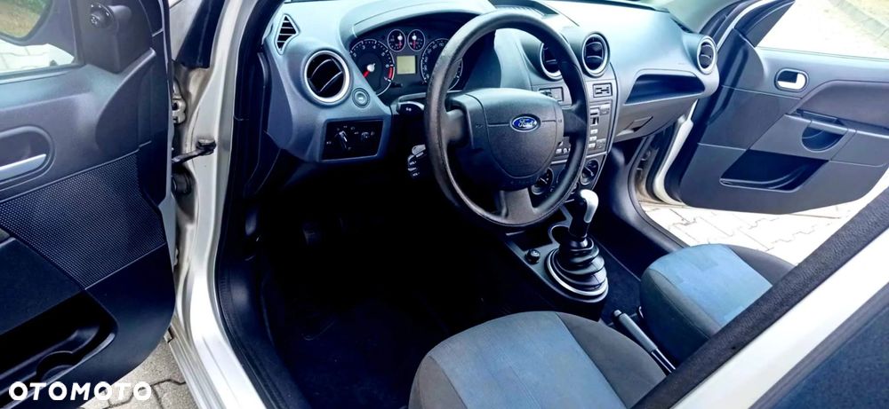 Ford Fiesta 1.4 Trend - 13