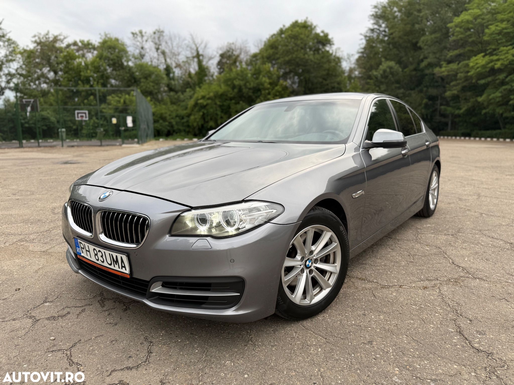 BMW Seria 5 520i Aut. Luxury Line - 1