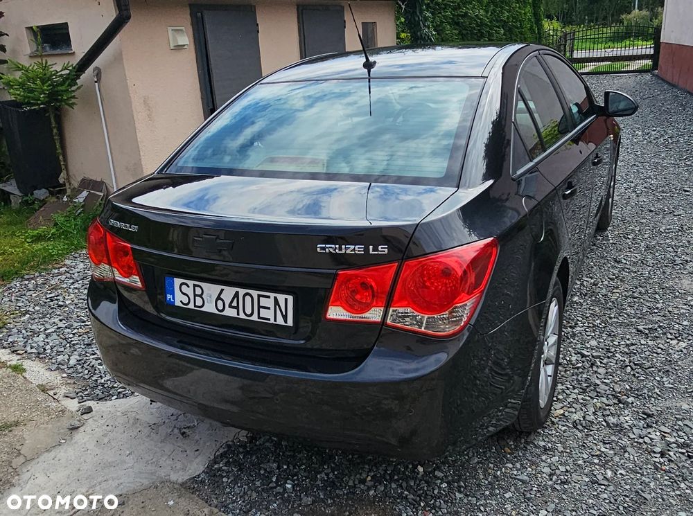 Chevrolet Cruze 1.6 LS - 6