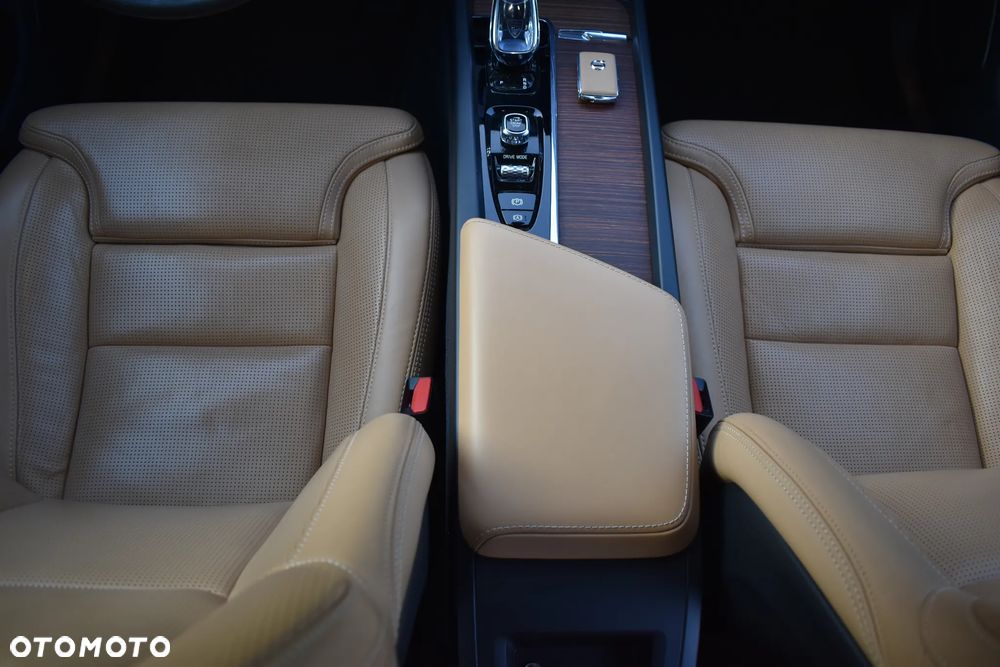 Volvo XC 60 B5 D AWD Inscription - 20