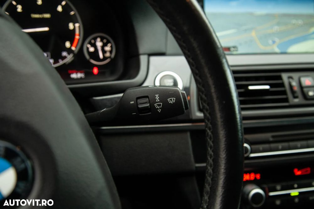 BMW Seria 5 520d Aut. - 24