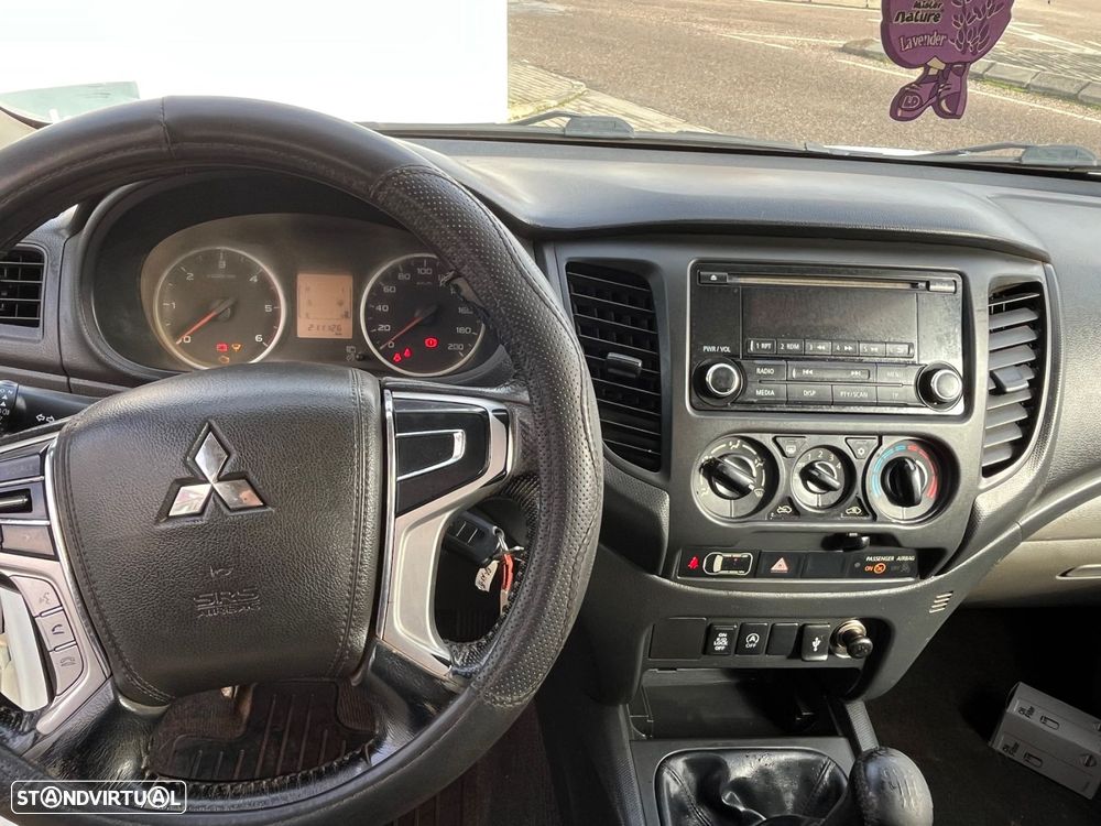 Mitsubishi L200 2.4 DI-D Club Invite CC 4WD - 7