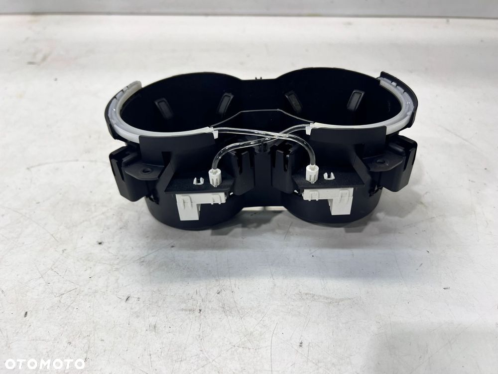 UCHWYT SCHOWEK NA KUBKI AUDI A4 B9 8W0862533A/B - 6
