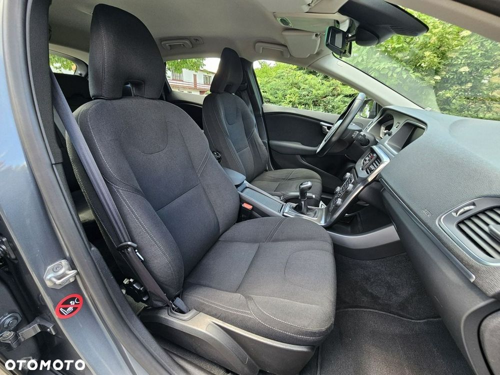 Volvo V40 D2 Momentum - 13