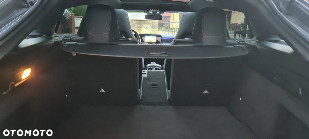 Mercedes-Benz CLA 220 d Edition 1 8G-DCT - 36